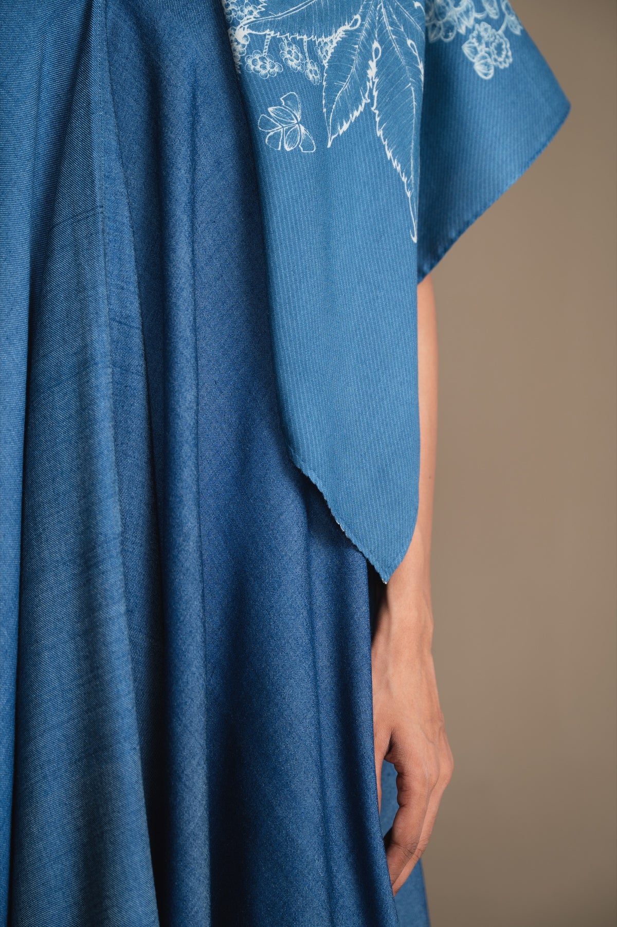 The Eranda Scarf | Navy