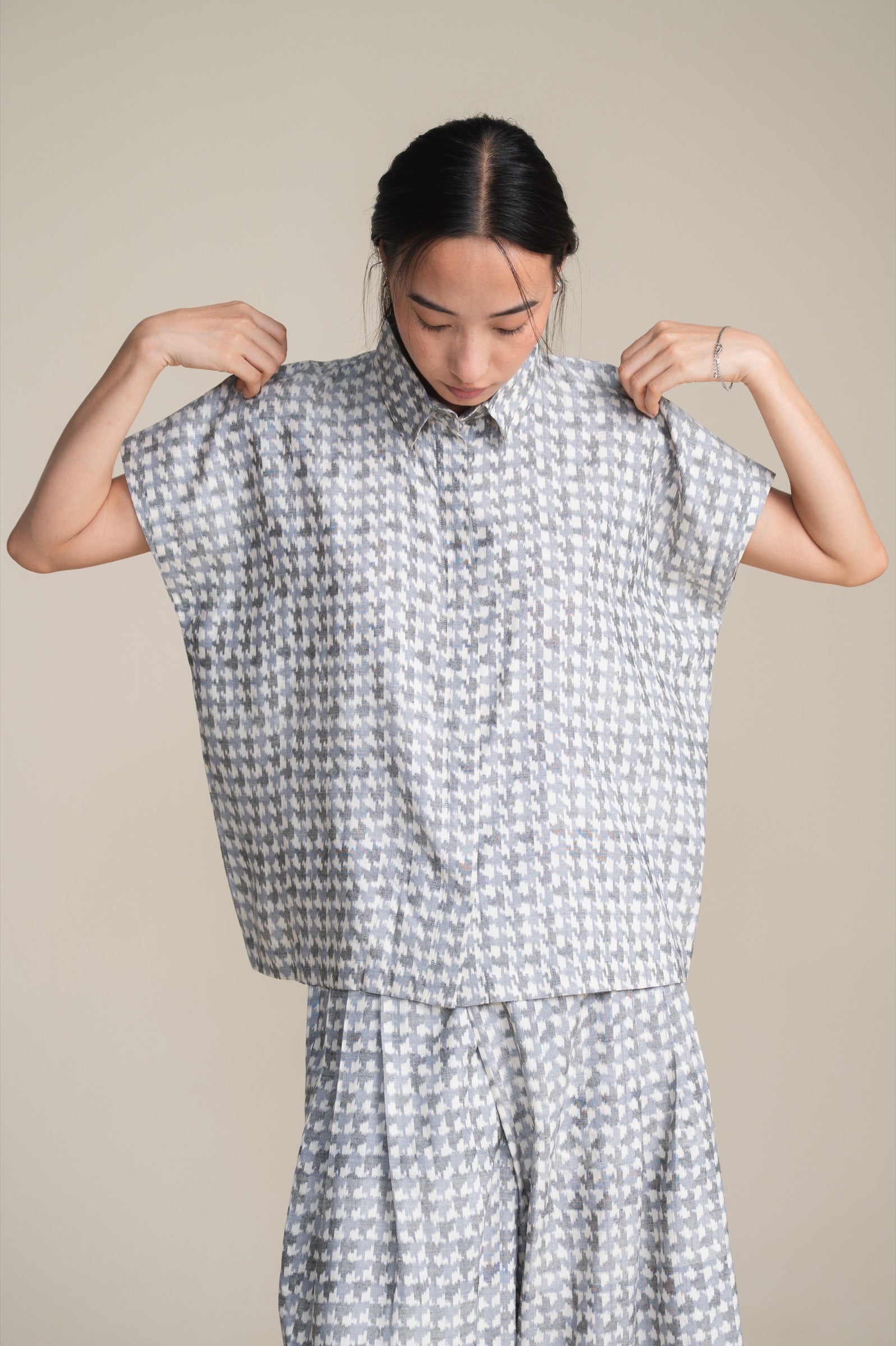The Heritage Raglan Shirt | Ash Houndstooth