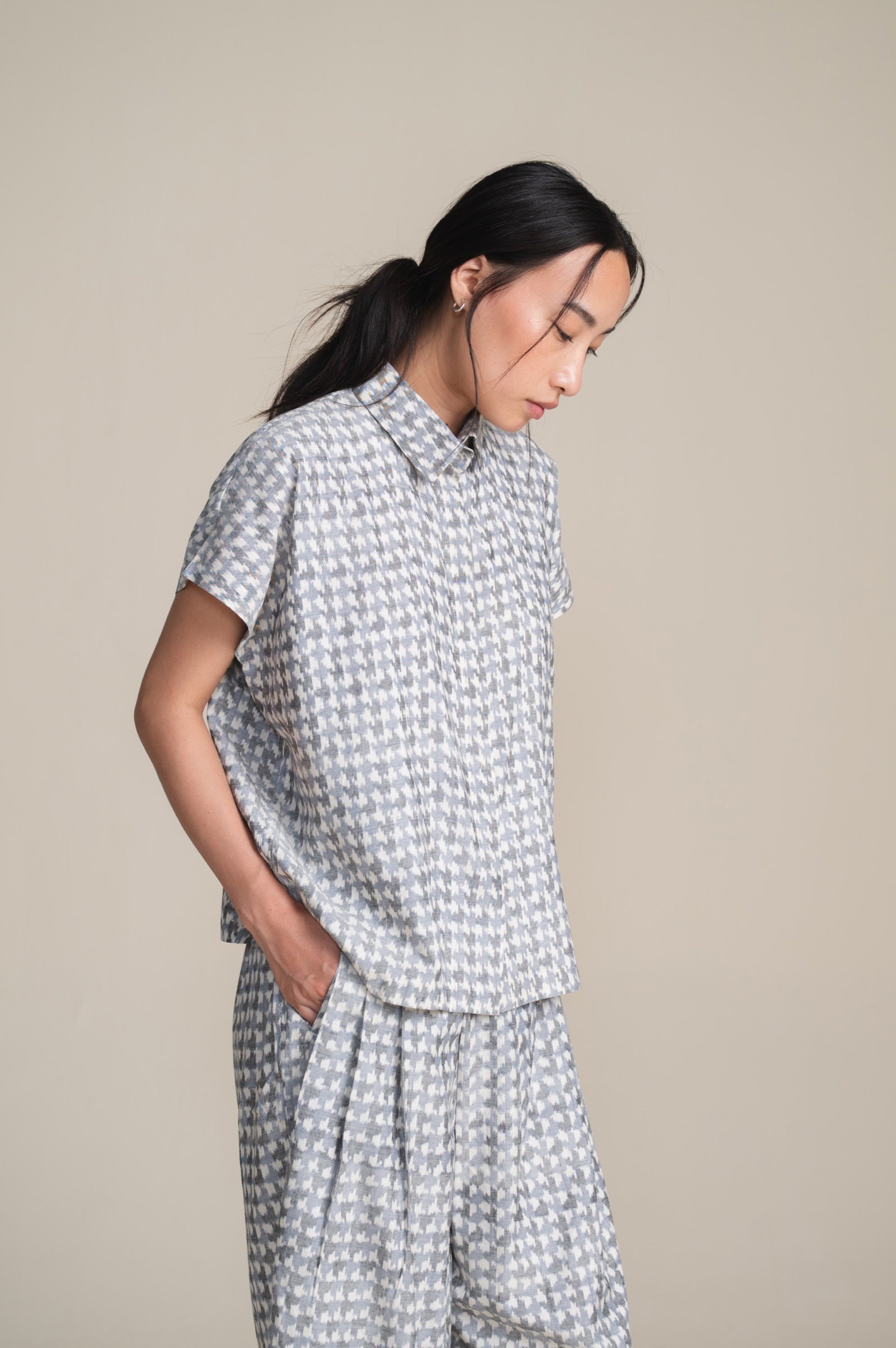 The Heritage Raglan Shirt | Ash Houndstooth
