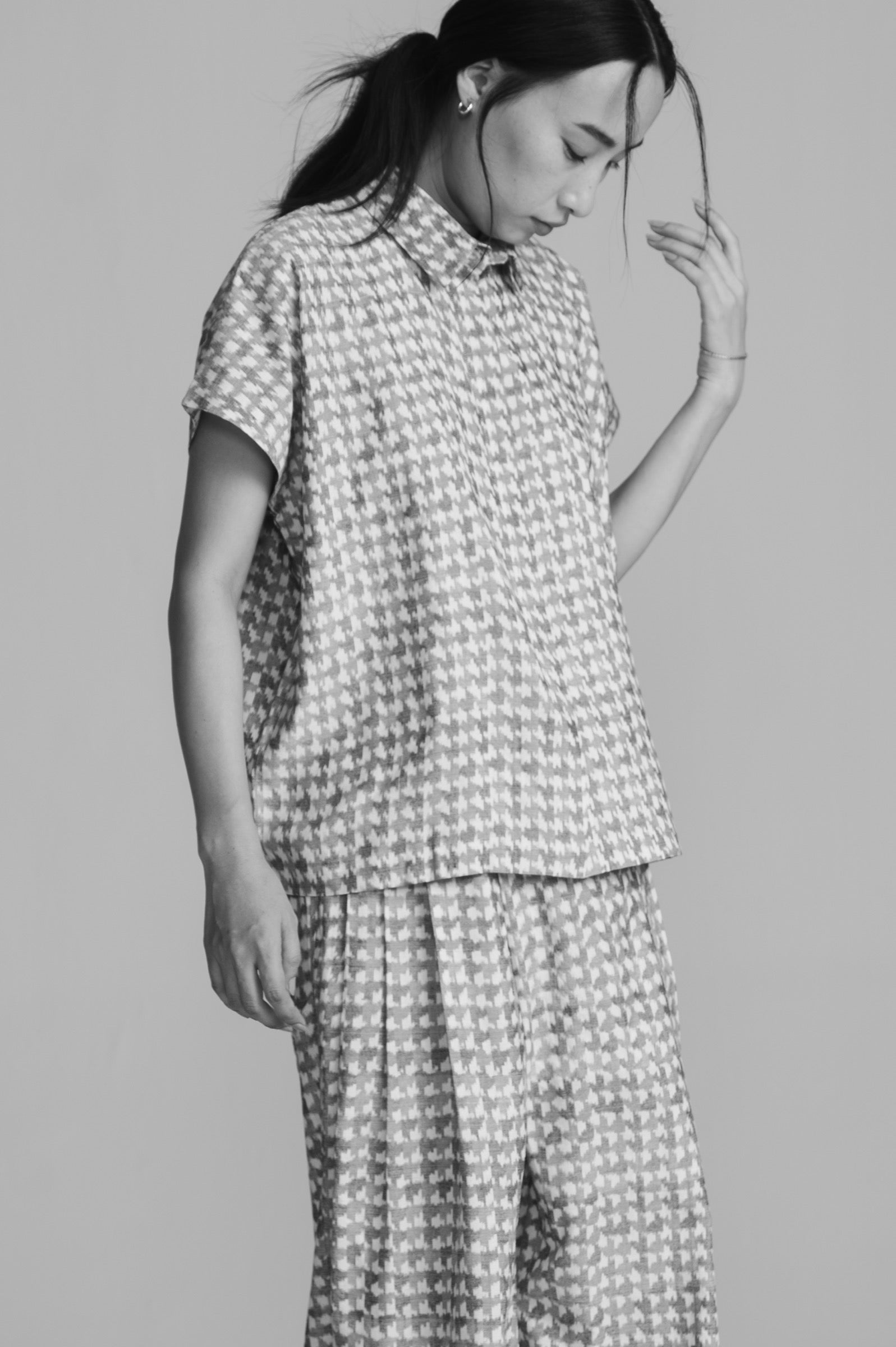 The Heritage Raglan Shirt | Ash Houndstooth